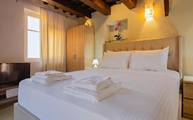 Ydragogeio Rooms Old Town